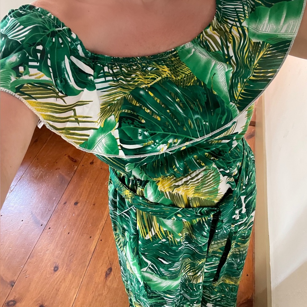 Tropical Green Off-Shoulder Maxi Dress Size: Small - Picture 12 of 17